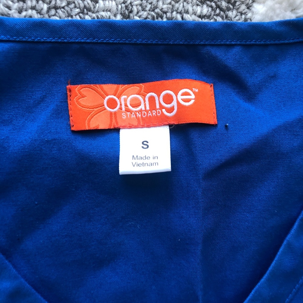 Scrub top - Picture 2 of 2